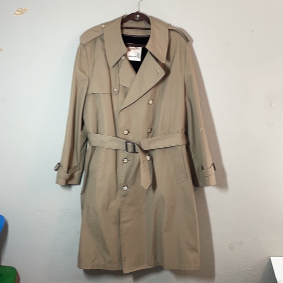 Clipper Mist Other - Clipper Mist Londontown Corp.  Men's Size 44 Reg Trench Coat Removable Lining